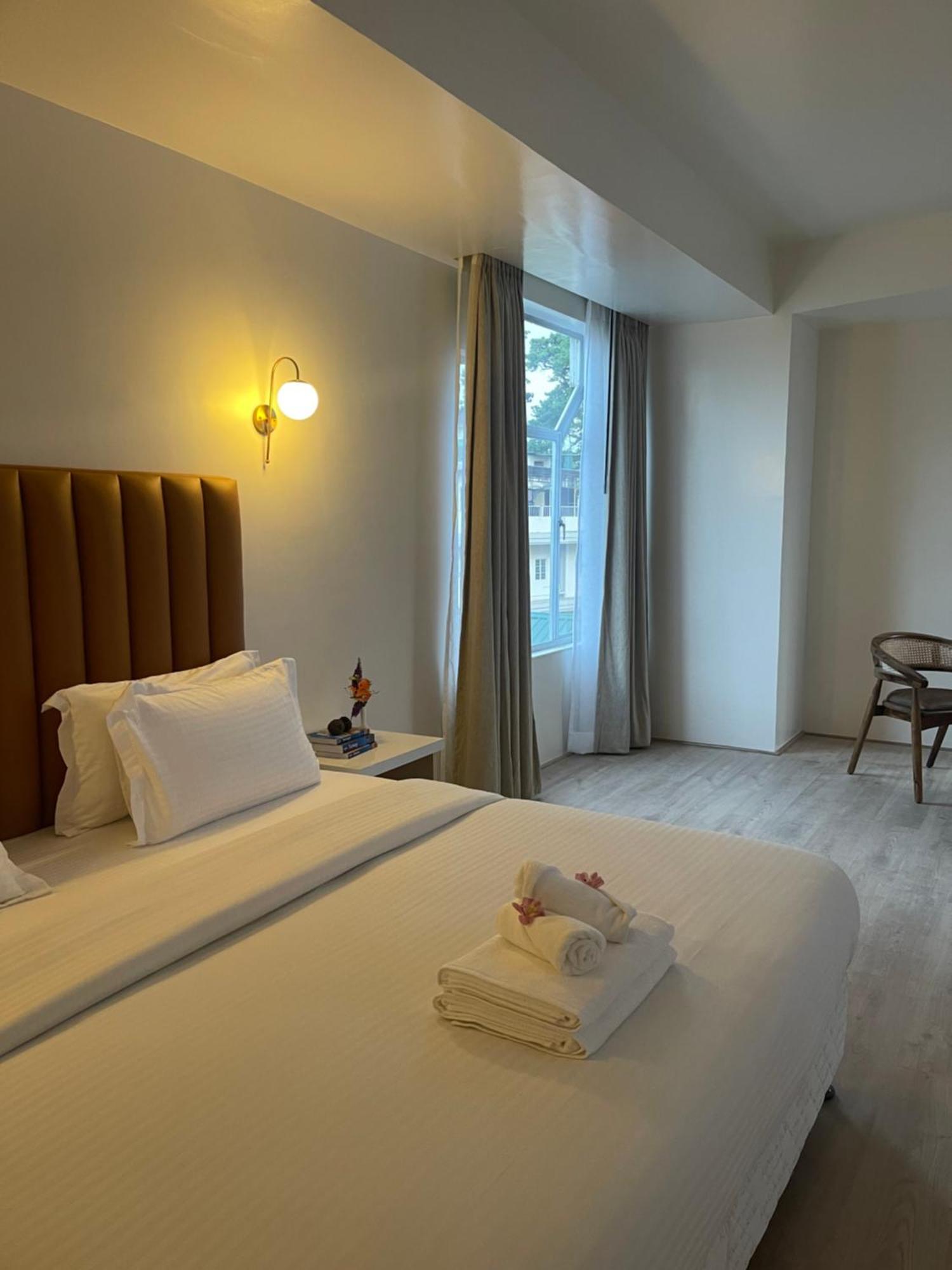 Hotel Pegasus Crown Shillong Ngoại thất bức ảnh