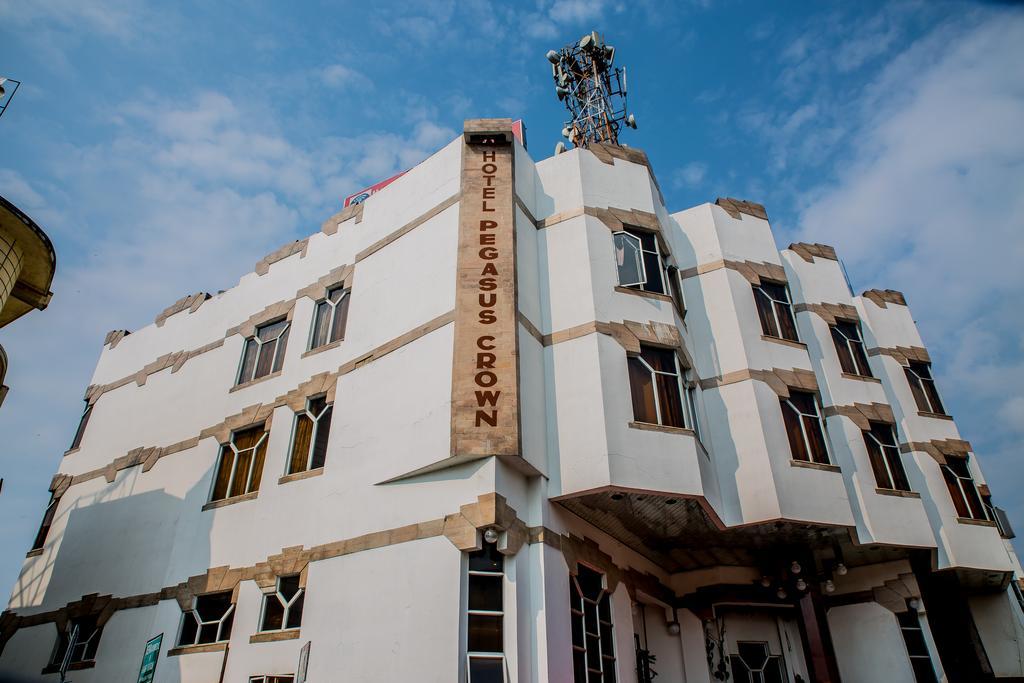 Hotel Pegasus Crown Shillong Ngoại thất bức ảnh